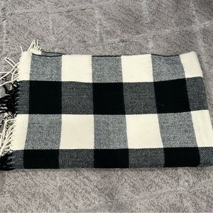 J. Crew Factory H2853 Classic Plaid Scarf Black White NEW